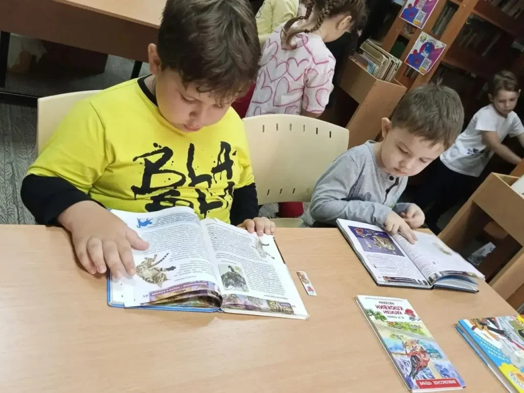 Маленькие гости в школьной библиотеке!